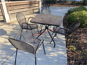 PATIO TABLE & 4 CHAIRS