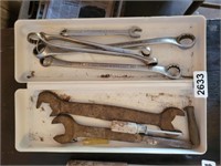 PLASTIC BOX OF WRENCHES
