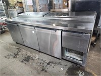 CONTINENTAL 93" SELF CONTAINED PIZZA PREP TABLE