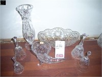 7 pieces of crystalware