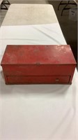 Metal tool box