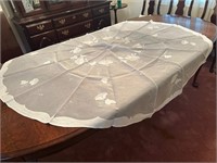 Vintage White Cotton Round Tablecloth & Napkins