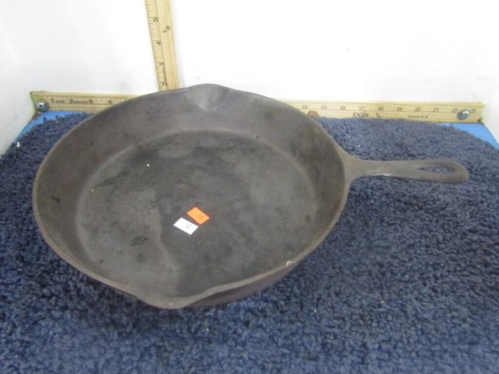 CAST IRON SKILLET