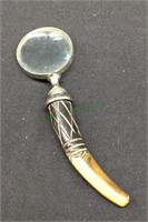 Very nice vintage magnifying glass with carved