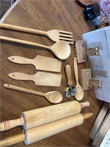Kitchen utensils, rolling pin, paper holder,