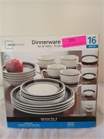 16 Pc dinnerware set, service for 4 NIB