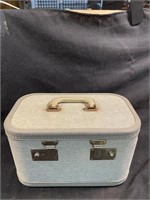 Vintage Case W/ Mirror And Handle W/ Muliple Wigs