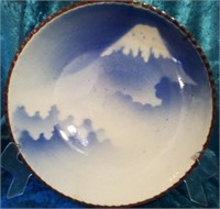 M - VINTAGE COLLECTIBLE PLATE (K15)