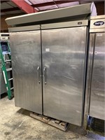 Hobart 2 Stainless Door Roll In Refrigerator [TW]