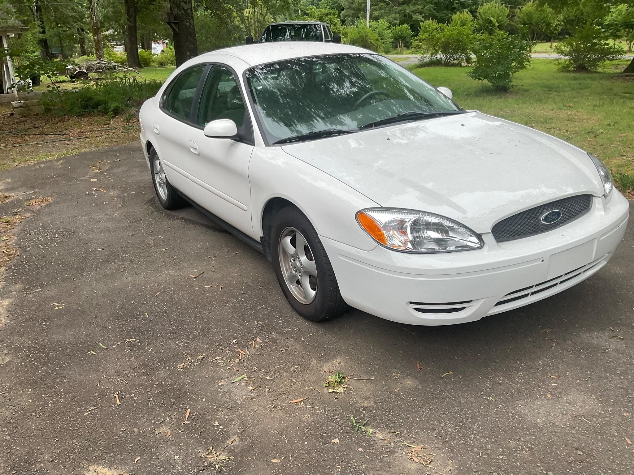 2003 Ford Taurus- 4 door- 3.0 v6- 153, 561 miles