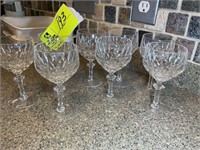 GROUP OF 8 WINE GLASSES 5 IN TALL