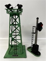 LIONEL VINTAGE TRAIN TOWER & LIGHTING