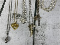 Lot of (6) Womens Necklaces