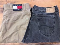 Lot of 2 men’s jeans. Levi & Tommy Hilfiger