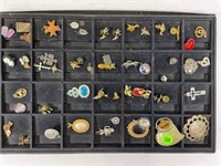 JEWELRY TRAY OF PENDANTS, PINS & MORE