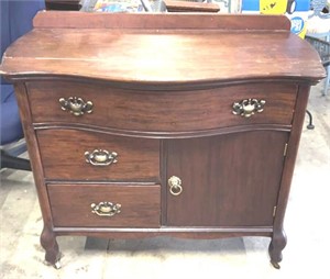 nice Oak washstand with serpentine front drawer