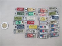 27 mini-plaques de licences Québec en porte-clés