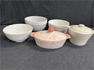 Covered Baking dishes, Mixing bowls