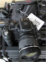 Fujifilm S9000 Finepix Digital Camera w/ Case
