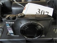 Nikon Coolpix Camera w/ Case & Battery