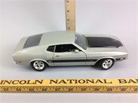 Ford Mustang, 1/18 scale