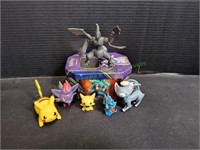 Pokémon Tin w/ (6) Pokémon Figures