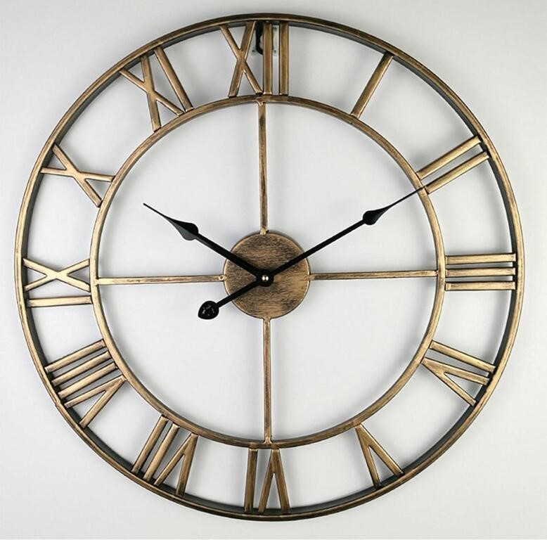 VINTAGE CLOCK WITH LARGE ROMAN NUMERALS 18IN