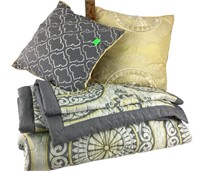 Bed quilt, pillow shams and throw pillows