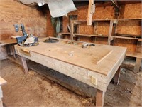 4ftx8ft wood table with saw and outlets