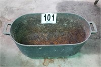 Cast Iron Pot (Cracked)(R1)