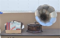 Vintage "Columbia Disk Gramophone", Records