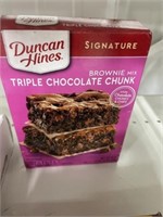 DUNCAN HINES TRIPLE CHOCO CHUNK BROWNIE MIX