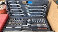 METRINCH COMBINATION WRENCHES AND SOCKET SET