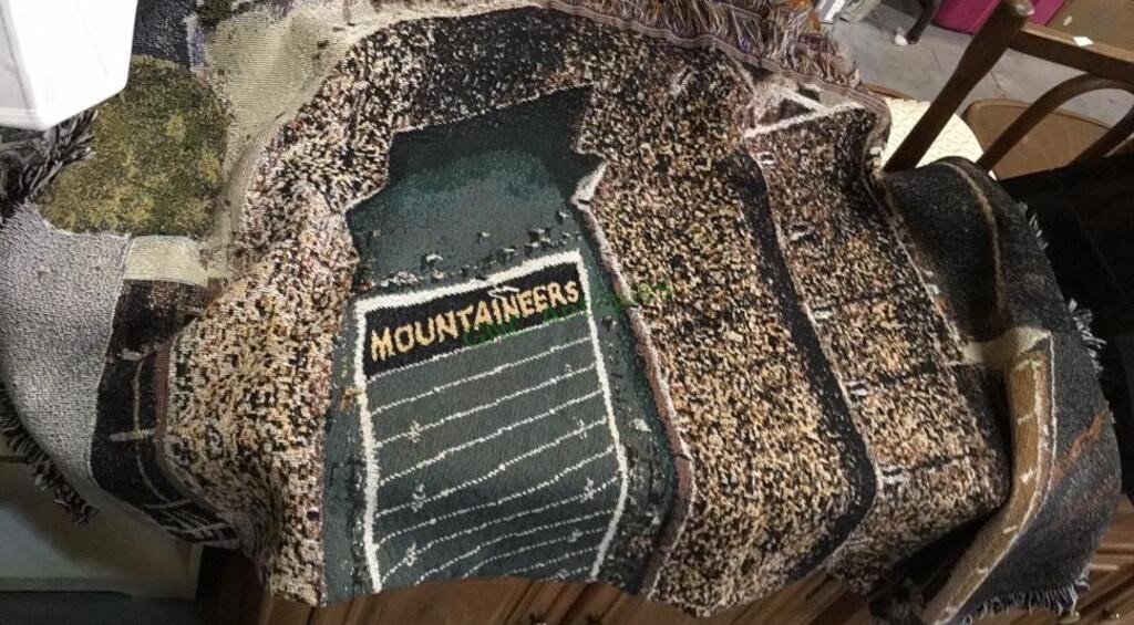 West Virginia Mountaineers throw blanket      655