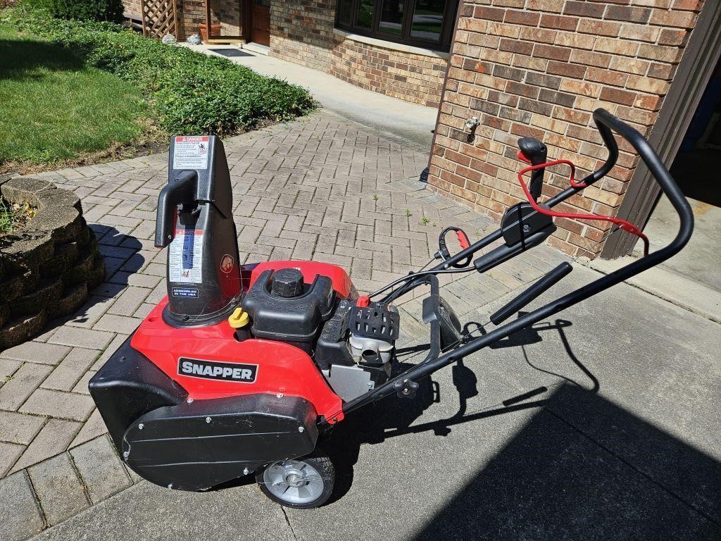 SNAPPER Like New Snow Blower