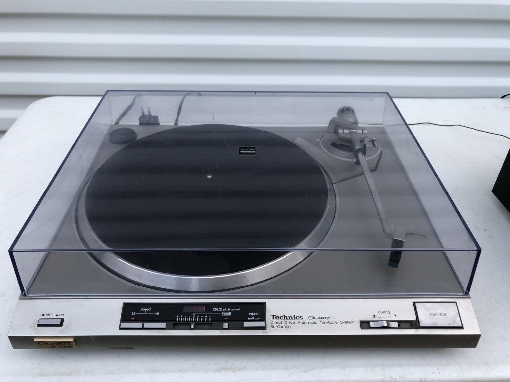 Technics SL-QX300 Turntable