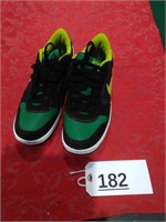 Nike Shoes - Size 6Y