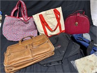 Assorted bags/purses