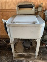Maytag washing machine w/ electric engine