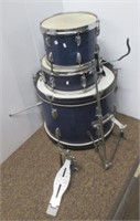 3-Piece drum kit.
