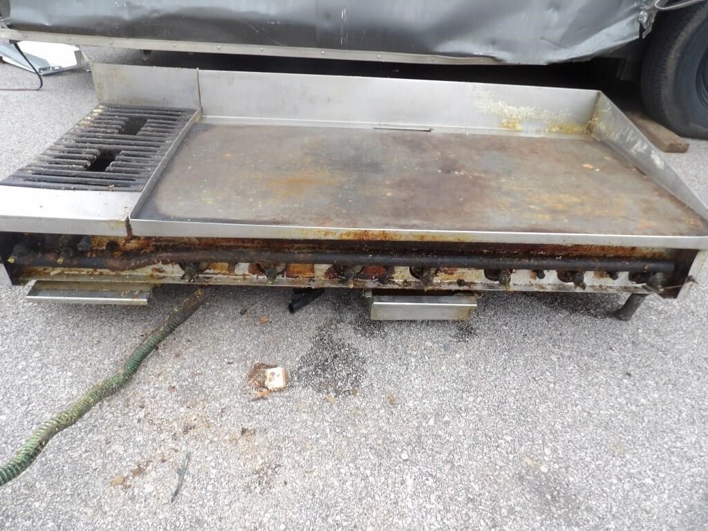 51"  Flat Top Gas Grill w/Char Broiler