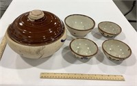 Mexican soup tureen & bowls