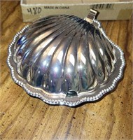 QUEEN ANNE SILVER PLATED SHELL SHAPE COVERED DISH