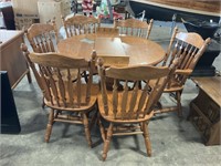 Solid Wood Kitchen Table & 6 Chairs.