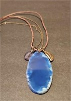 E5) Necklace pretty blue