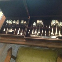 set of flatware serving pieces (2 silverware chest