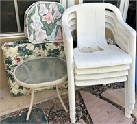 V - PATIO CHAIRS, SMALL TABLE & CUSHIONS (Y10)
