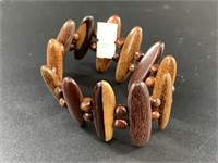Wood stretch bracelet, in excellent condition