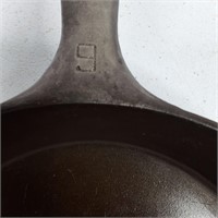 9 INCH GRISWOLD CAST IRON SKILLET