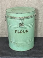 VINTAGE FLOUR TIN